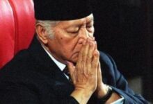 Photo of Tolak Pemberian Gelar Pahlawan Untuk Soeharto, Tokoh Senior NU Ini Ingatkan Kejamnya Rezim Orde Baru Saat Para Kiai Dimasukkan ke Sumur