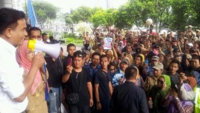 Photo of Sepenggal Kisah Antara, Honorer Pencari Keadilan, Yusril dan Afriansyah Noor