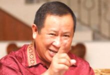 Photo of Susno Duadji Sebut Roy Suryo ‘Orang Hebat’, Ungkap Pandangan Hukum Soal Polemik Ijazah Jokowi