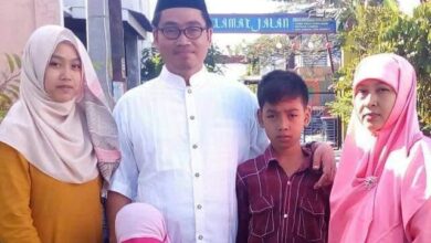 Photo of Kisah Ustadz Mudhakir, Guru Ngaji Presiden Jokowi