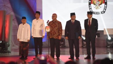 Photo of Jelang Debat Capres, Begini Peta Perang Kubu 01 dan 02 di Media Sosial