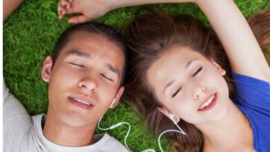 Photo of Yuk, Kenali Ciri-ciri Orang Jatuh Cinta!