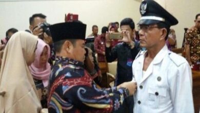 Photo of Cerita Seorang Lurah Tega Memeras Warga Rp 50 Ribu dalam Menjalankan Tugasnya