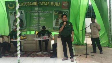 Photo of Yusril Ingatkan Kader Partai Bulan Bintang agar Waspadai Hoaks