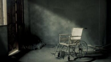 Photo of Kursi Roda Berjalan Sendiri dari Bawah Tangga ke Parkiran, Bikin Merinding!