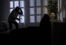 Photo of Sakit Hati Putus Cinta, Pemuda di Bekasi Bobol Rumah Mantan Pacar: Gasak Uang dan Ponsel