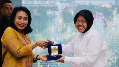 Photo of Menteri Bintang Dapat Banyak Inspirasi di Surabaya tentang Berdayakan Perempuan & Anak