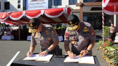 Photo of Brigjen Pol Rikwanto Serah Terima Jabatan Kapolda Maluku Utara dari Irjen Pol Suroto