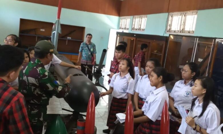 Ini Asyiknya Siswa SMA Carolus Surabaya  Belajar Langsung 
