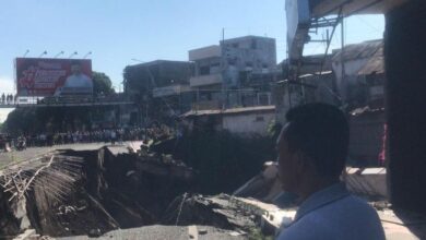 Photo of Geger! Sejumlah Pertokoan Jampo Di Jember Ambruk ke Sungai