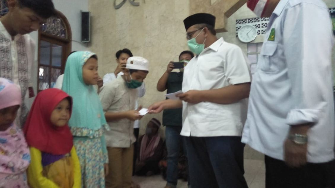 Partai Bulan Bintang Santuni Anak Yatim di Masjid Al