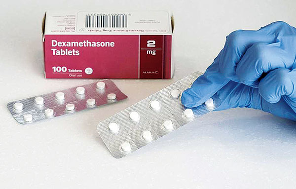 Dexamethasone merupakan obat kortikosteroid yang diresepkan sebagai obat semprot yang berguna untuk mengatasi rinitis alergi, atau juga diresepkan sebagai tetes mata untuk mengobati iritis dan otitis eksterna