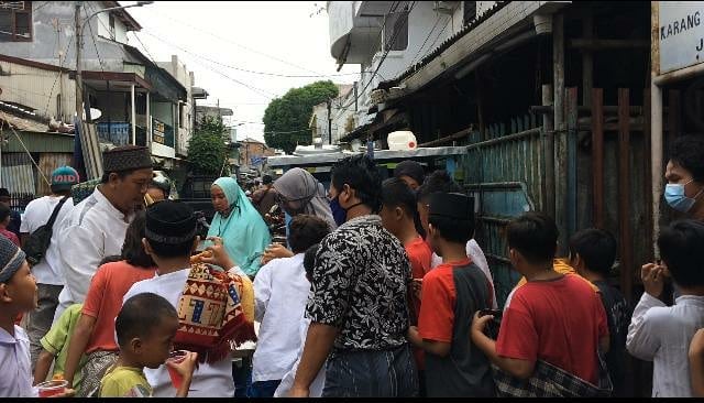 Gerakah Sedekah di Hari Jumat Risma Nurul Islam