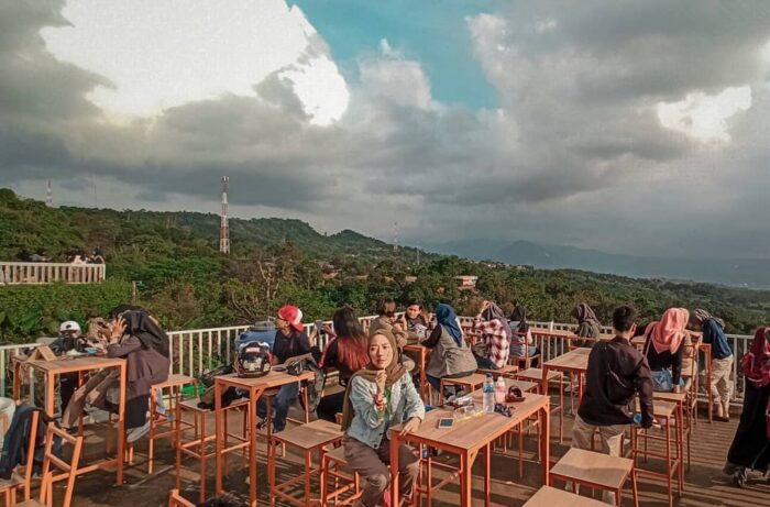 Taman Fathan Hambalang  Pesona Alam yang Bikin Pengunjung 