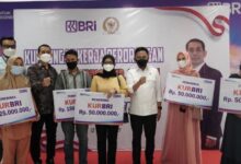 Photo of Terobosan Baru KUR: Plafon Naik Jadi Rp320 Triliun dan Batas Frekuensi Pinjaman Dihapus Mulai 2026