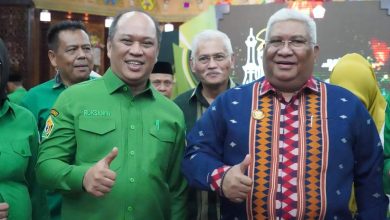 Gubernur Sultra Ali Mazi dan Bupati Konut Ruksamin. Foto: Istimewa