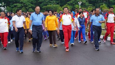 Photo of Panglima TNI Olahraga Bersama para Taruna AAU