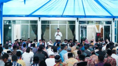 Bupati Solok Buka Puasa Bersama Warga di Rumah Dinas. Foto: Risko