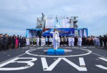 Photo of Peringati Hari Pahlawan di Teluk Jakarta, Sestama BNN RI Hadiri Upacara Tabur Bunga di Atas KRI Brawijaya 320