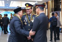 Photo of Kepala BNN RI Raih Bintang Bhayangkara Pratama, Apresiasi Negara atas Dedikasi Berantas Narkoba