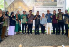 Photo of Bupati Edistasius Endi Sambut Kunker Pemkab Boalemo, Perkuat Kerja Sama dan Studi Tiru Pemberdayaan Berbasis Bambu