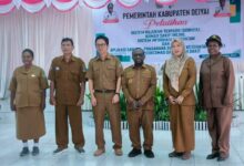 Photo of Bupati Deiyai Melkianus Mote: Saya Serius Bangun Kesehatan di Deiyai, Tahun Depan Kontrak Dokter Spesialis dan Anak