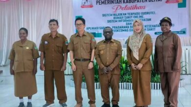 Photo of Bupati Deiyai Melkianus Mote: Saya Serius Bangun Kesehatan di Deiyai, Tahun Depan Kontrak Dokter Spesialis dan Anak