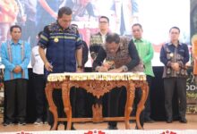 Photo of Pimpin Rapat Kerja Bersama Para Kepala Daerah se-NTT, Gubernur Melki Tekankan Semangat Kolaborasi dan Kerja Inovatif