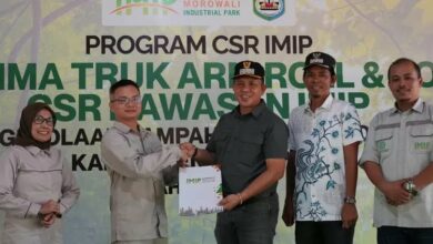 Photo of Dukung Keberlanjutan Lingkungan, PT IMIP Serahkan Truk Arm Roll dan 8 Kontainer Sampah di Morowali