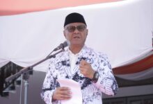 Photo of HUT PGRI ke-80, Wali Kota Tidore Muhammad Sinen Ajak Guru Jadi Teladan Terbaik: Kekayaan Daerah Adalah Guru yang Hebat