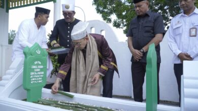 Photo of Kunjungi Tidore, Menteri Kebudayaan Fadli Zon Terima Gelar Adat Kehormatan “Ngofa Bangsa Nyili Gulu-gulu”
