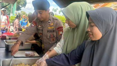 Photo of Brimob Polda Riau Terjunkan Personel BKO ke Sumbar, Siagakan Dapur Lapangan