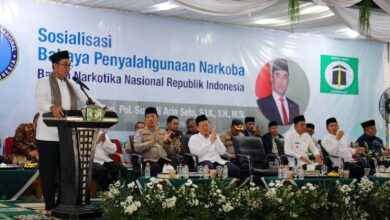 Photo of Waspada Narkoba di Lingkungan Pesantren, Kepala BNN Suyudi Ario Seto Edukasi Sivitas Akademika Ummul Quro