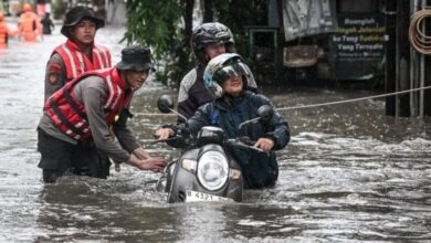 Photo of Jakarta Tenggelam: 16 RT di Jaksel–Jakbar Terendam hingga 80 Cm