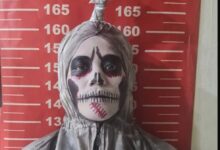 Photo of Pengamen Pocong Bikin Heboh Koja, Emak-Emak Sampai Pingsan