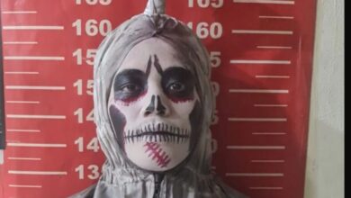 Photo of Pengamen Pocong Bikin Heboh Koja, Emak-Emak Sampai Pingsan