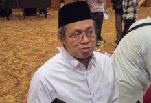 Photo of Rp100 Miliar, Narasumber Kontroversial, dan Surat Tanpa Stempel: Drama Lengkap Jatuhnya Gus Yahya dari PBNU