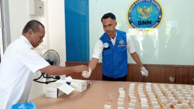 Photo of Wujudkan Lingkungan Kerja Bebas Narkoba, 820 PPPK Paruh Waktu Tidore Ikuti Tes Urine di BNN