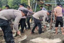 Photo of Wujud Kepedulian Brimob Polri Bangun Jembatan Gantung Penghubung Tiga Desa di Soppeng