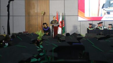 Photo of Gubernur Melki Ajak Para Wisudawan UCB Optimalkan Potensi Desa dan Jadi Motor Penggerak Ekonomi NTT