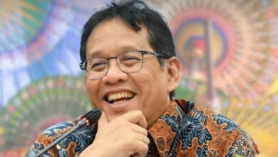 Photo of Rupiah Dekati Rp18.000, Menkeu Purbaya Yakin Indonesia Tetap Jadi Magnet Investor