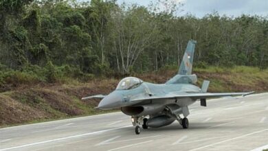 Photo of Sejarah Baru Pertahanan Nasional, Jet Tempur F-16 Sukses Uji Coba Pendaratan di Tol Trans Sumatera