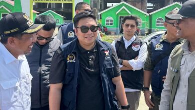 Photo of Turun Langsung ke Lokasi Bencana, Kawendra Serap Keluhan Warga Huntara Pidie Jaya