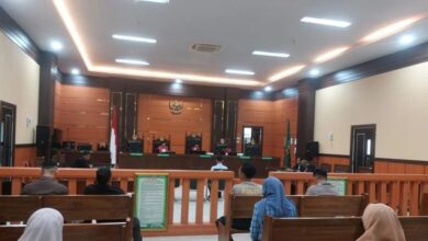Photo of Putusan Mengejutkan! Terdakwa 50 Kg Sabu Lolos dari Hukuman Mati