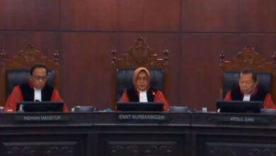 Photo of MK Uji Peran Menteri dalam Parpol, Frasa ‘Pengesahan’ Jadi Sorotan