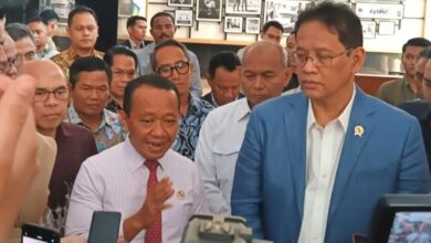 Photo of Mas Bahlil Sentil Pemilik BMW-Mercedes: Jangan Lagi Pakai Pertalite Subsidi!