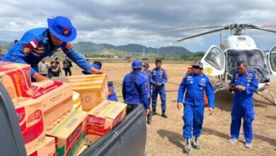 Photo of Polri Salurkan Bantuan Bagi Korban Gempa NTT Lewat Udara